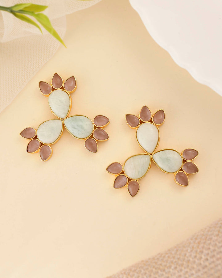 ILLUMINATE STUDS
