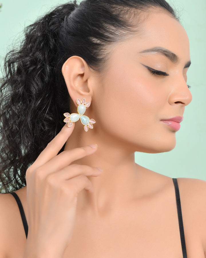 ILLUMINATE STUDS