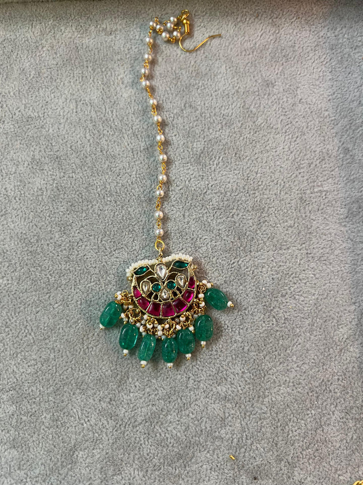 Kundan Maangtika